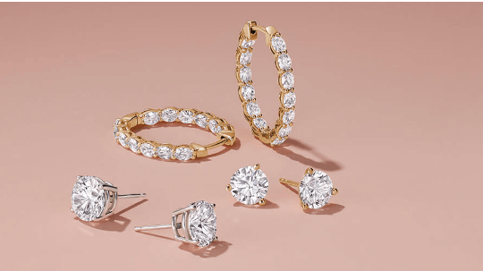 Diamond Earrings: Gift Ideas for the Modern Woman